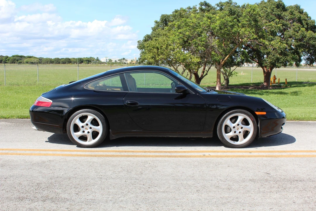 1999 Porsche 996 Carrera - Image 16 of 31