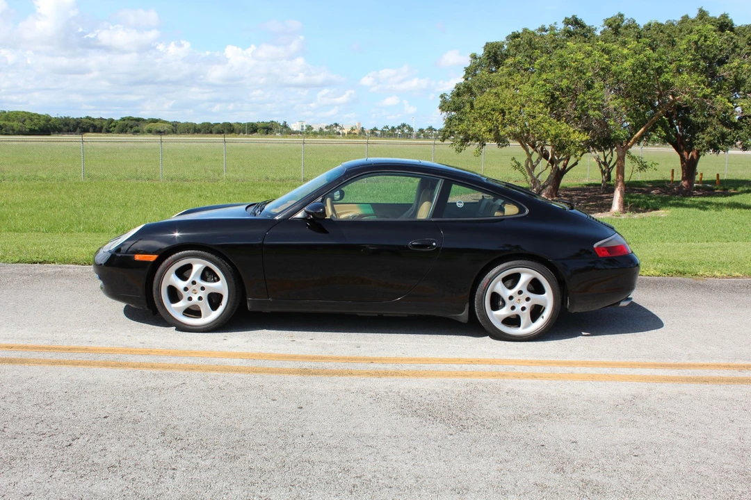 1999 Porsche 996 Carrera - Image 10 of 31