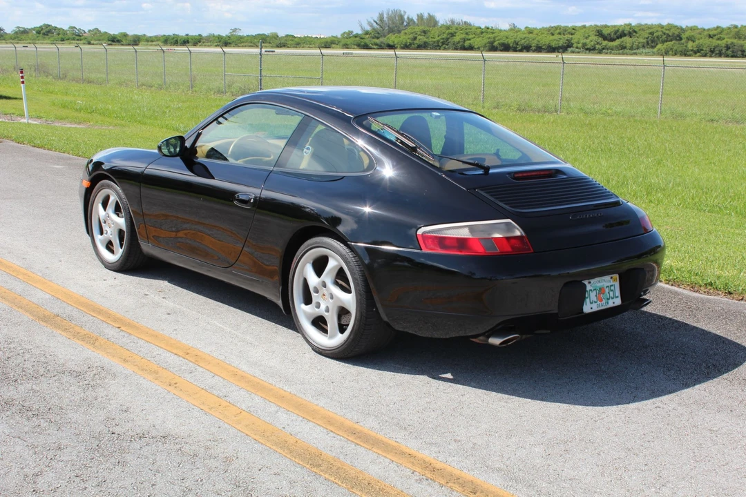 1999 Porsche 996 Carrera - Image 9 of 31