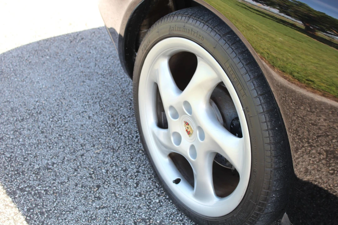 1999 Porsche 996 Carrera - Image 25 of 31