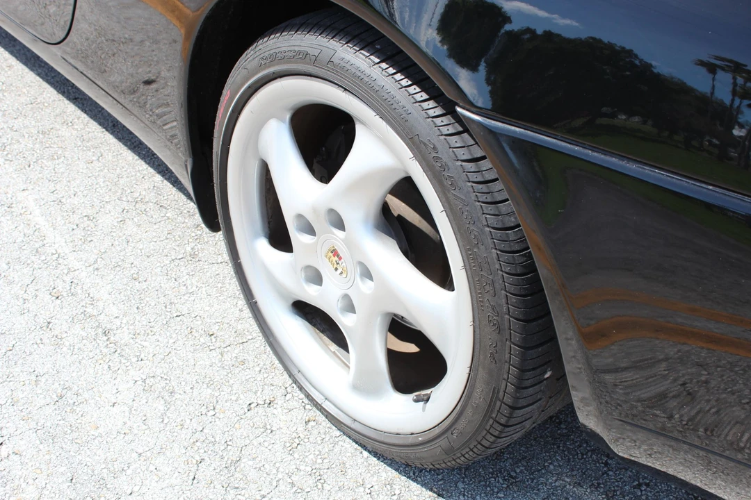 1999 Porsche 996 Carrera - Image 24 of 31