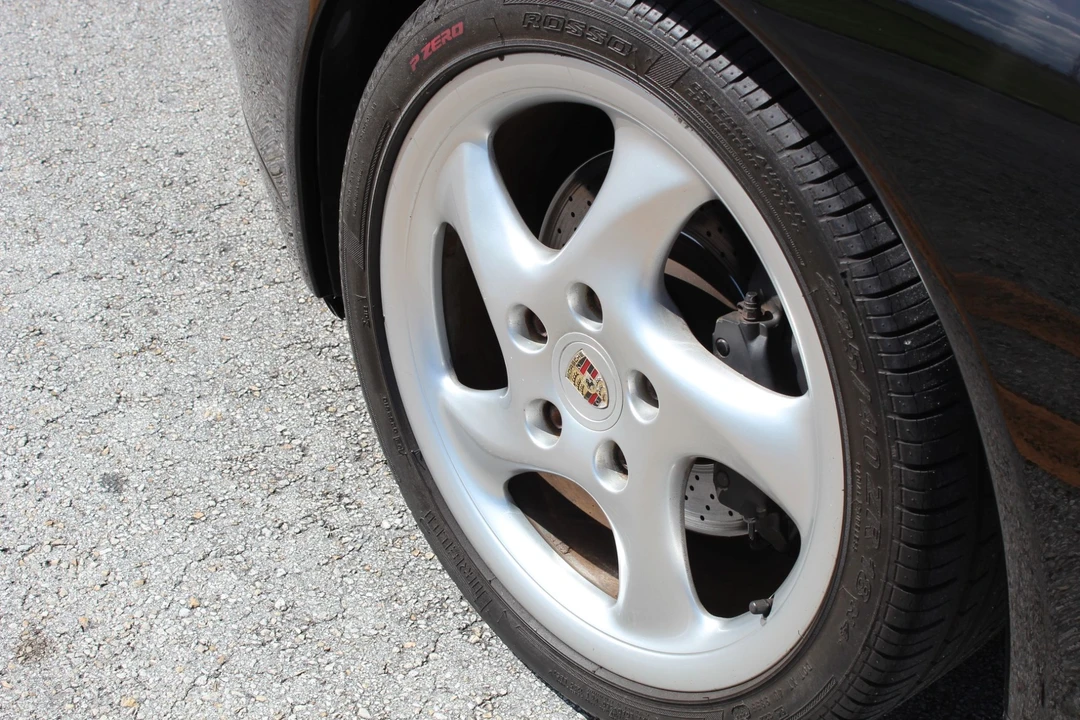 1999 Porsche 996 Carrera - Image 23 of 31
