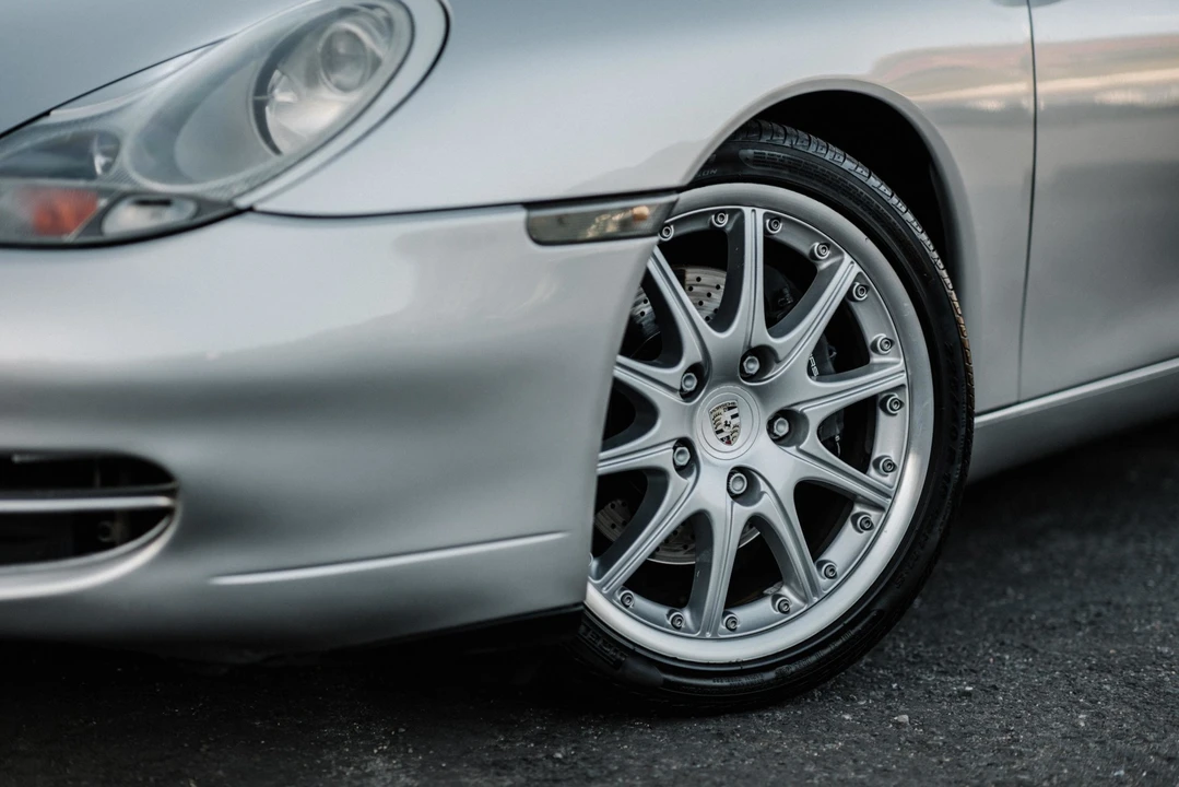 1999 Porsche 996 Carrera - Image 18 of 31
