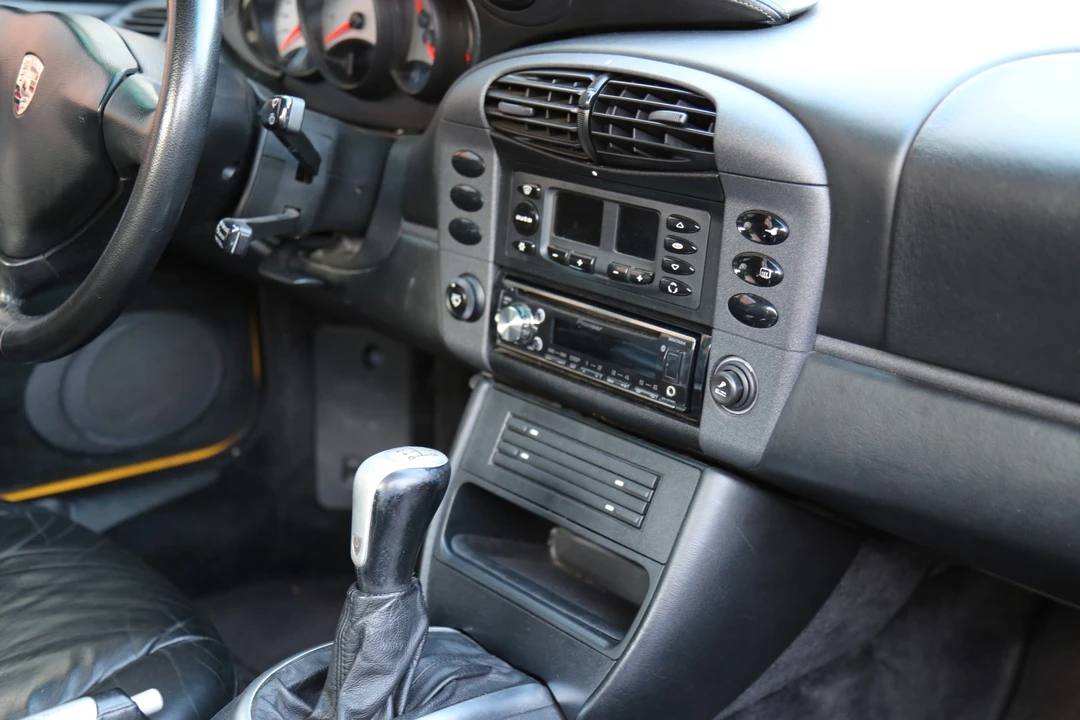 1999 Porsche 996 Carrera - Image 28 of 31