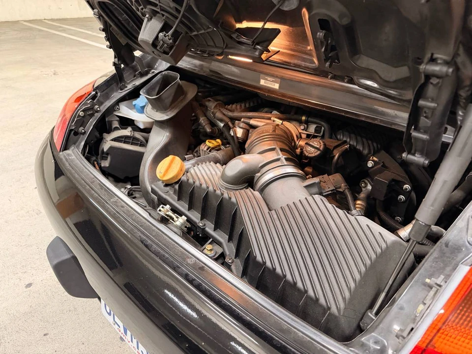1999 Porsche 996 Carrera - Image 14 of 17