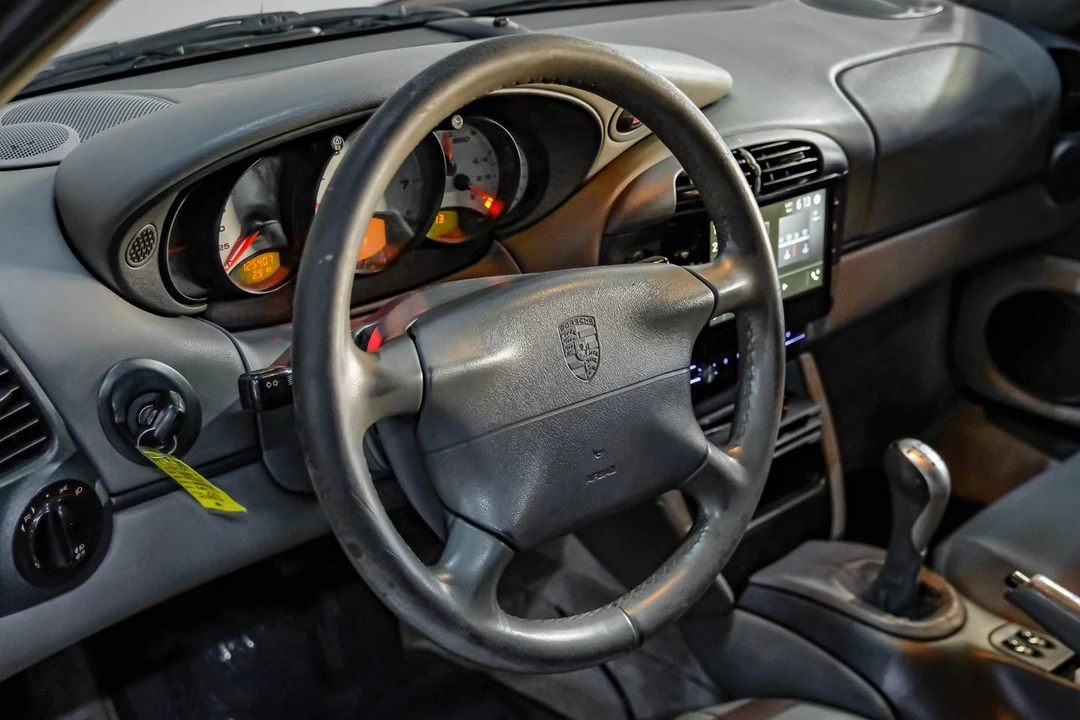 1999 Porsche 996 Carrera - Image 22 of 31