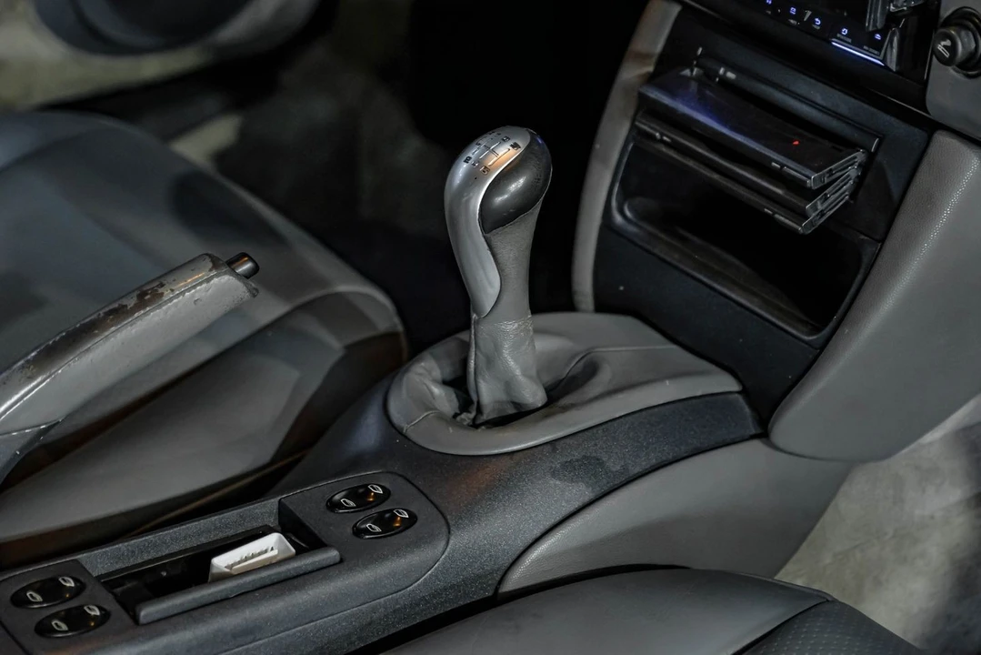 1999 Porsche 996 Carrera - Image 26 of 31