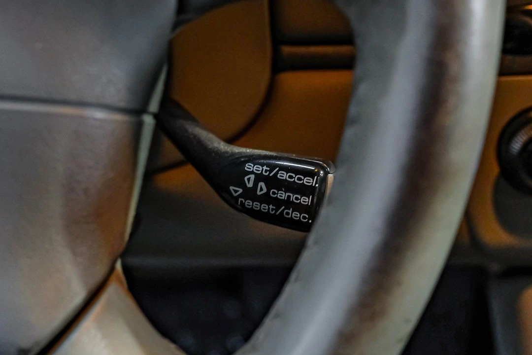 1999 Porsche 996 Carrera - Image 23 of 31