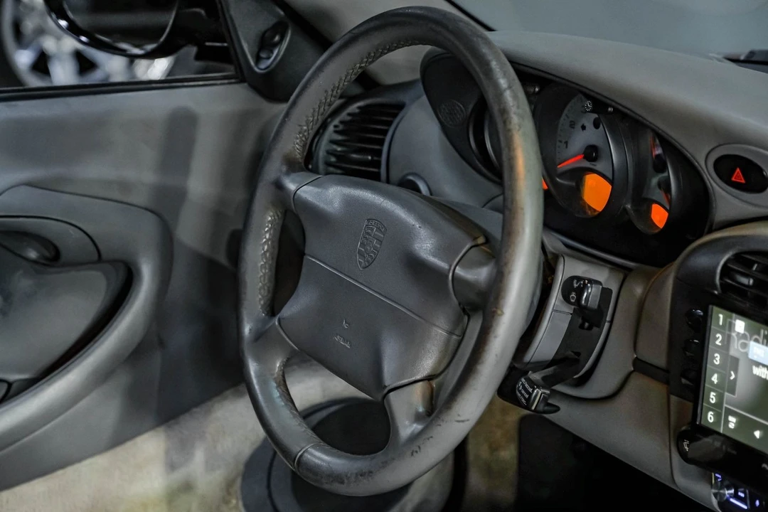 1999 Porsche 996 Carrera - Image 21 of 31