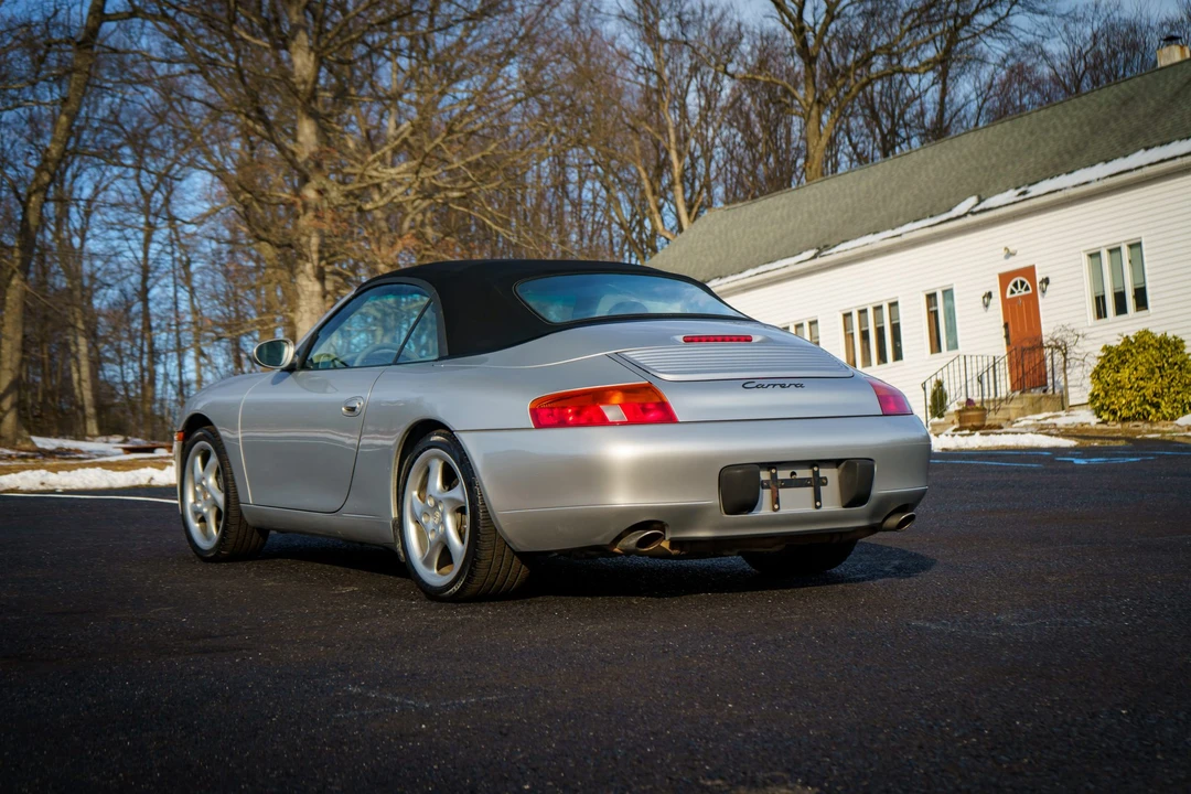 1999 Porsche 996 Carrera - Image 24 of 31
