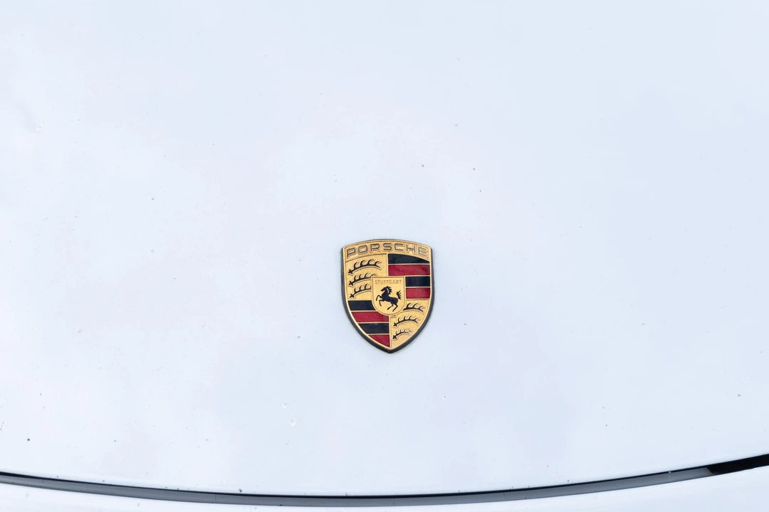 1999 Porsche 996 Carrera - Image 22 of 31