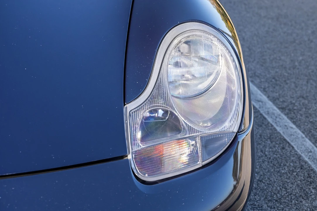 1999 Porsche 996 Carrera - Image 29 of 31
