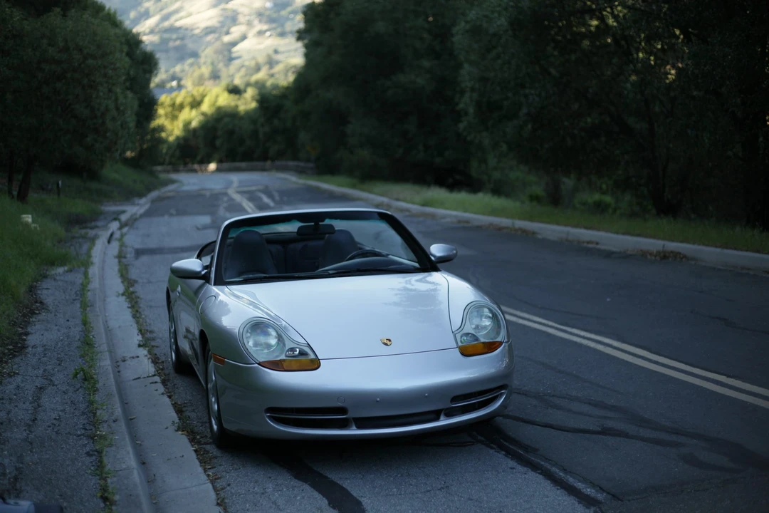 1999 Porsche 996 Carrera - Image 28 of 31