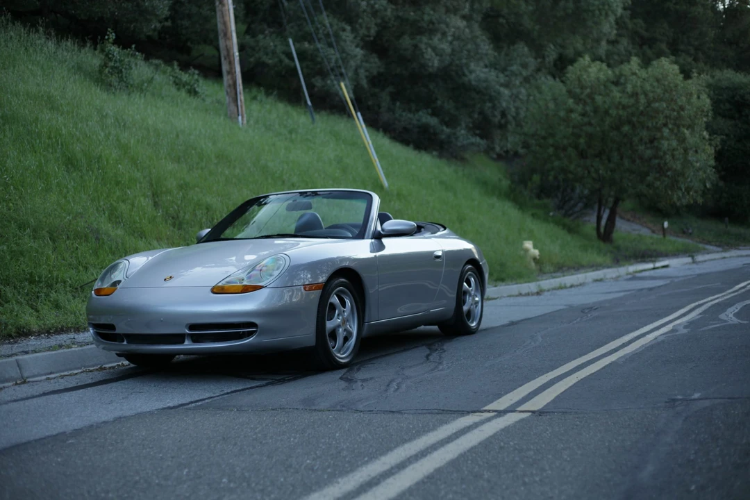 1999 Porsche 996 Carrera - Image 9 of 31
