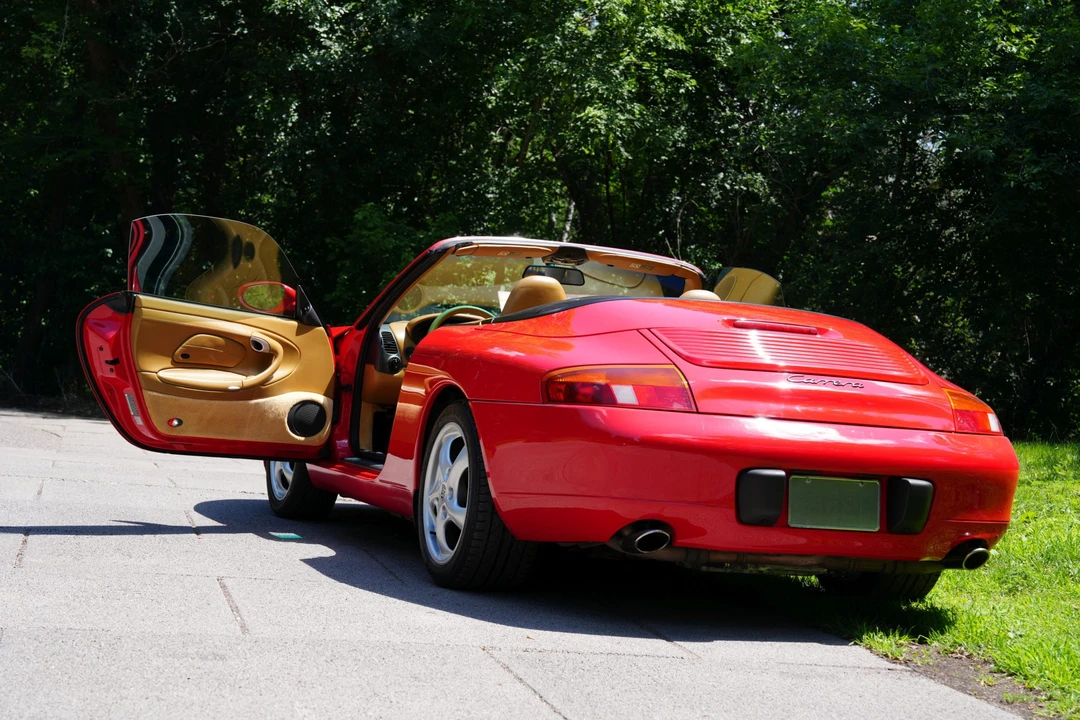 1999 Porsche 996 Carrera - Image 28 of 31