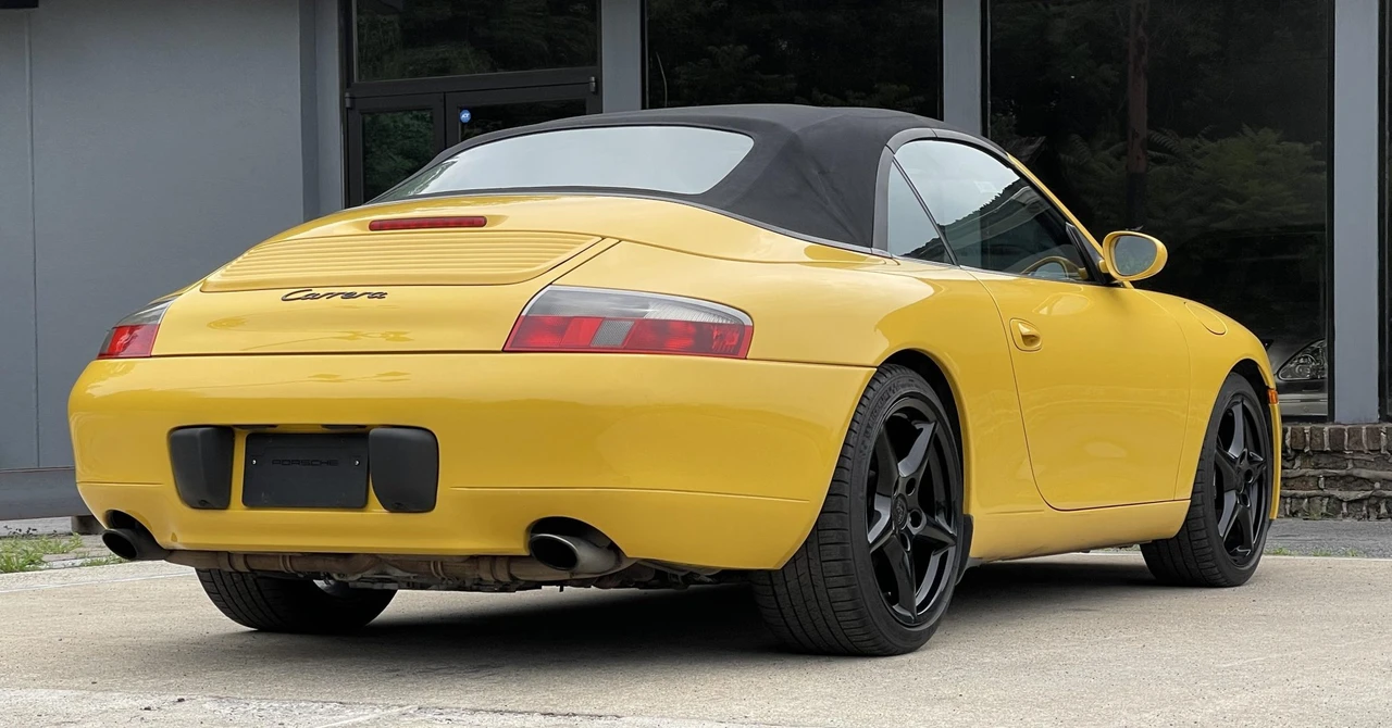 1999 Porsche 996 Carrera - Image 28 of 31