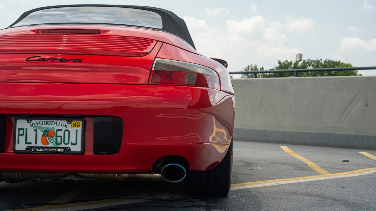 1999 Porsche 996 Carrera - Image 28 of 31