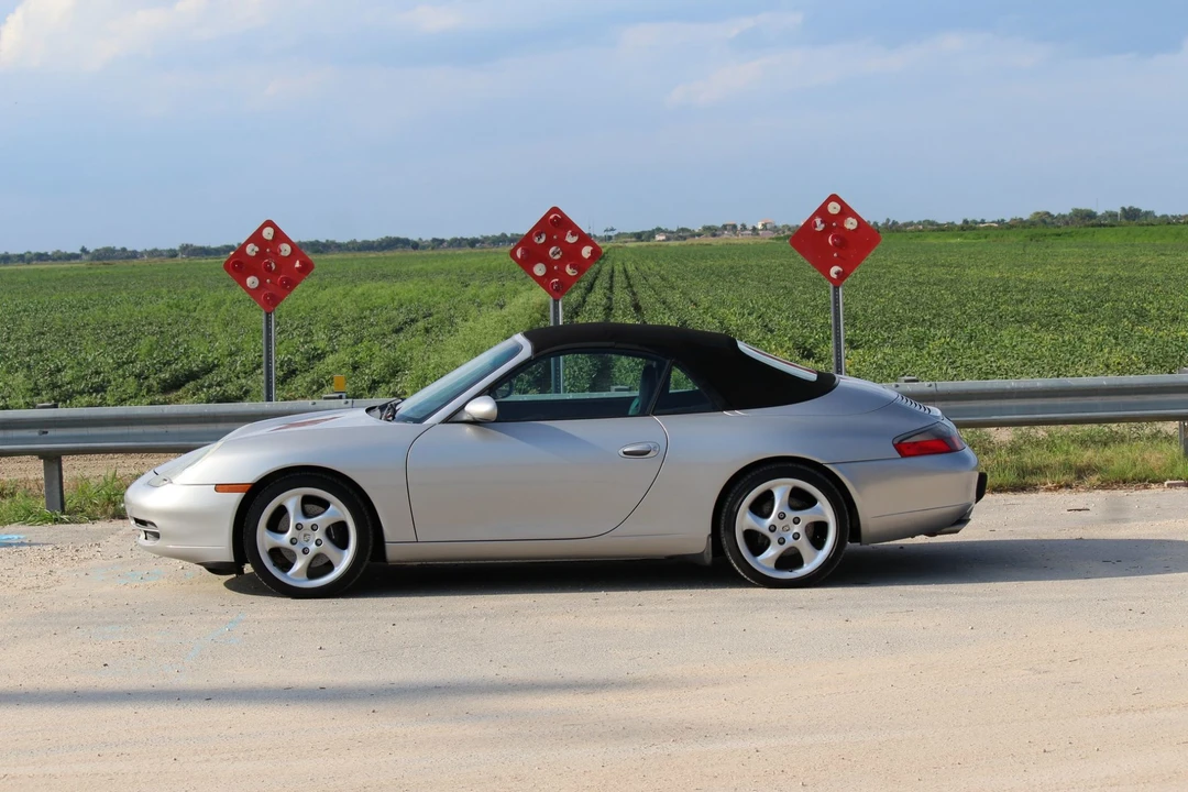 1999 Porsche 996 Carrera - Image 28 of 31