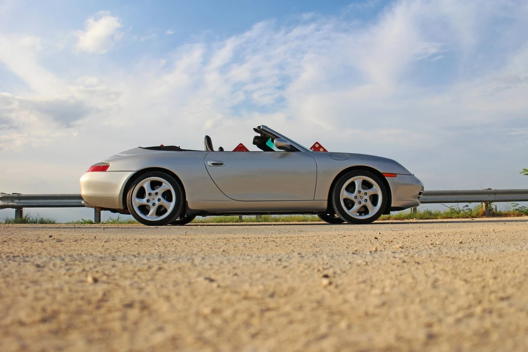 1999 Porsche 996 Carrera - Image 24 of 31