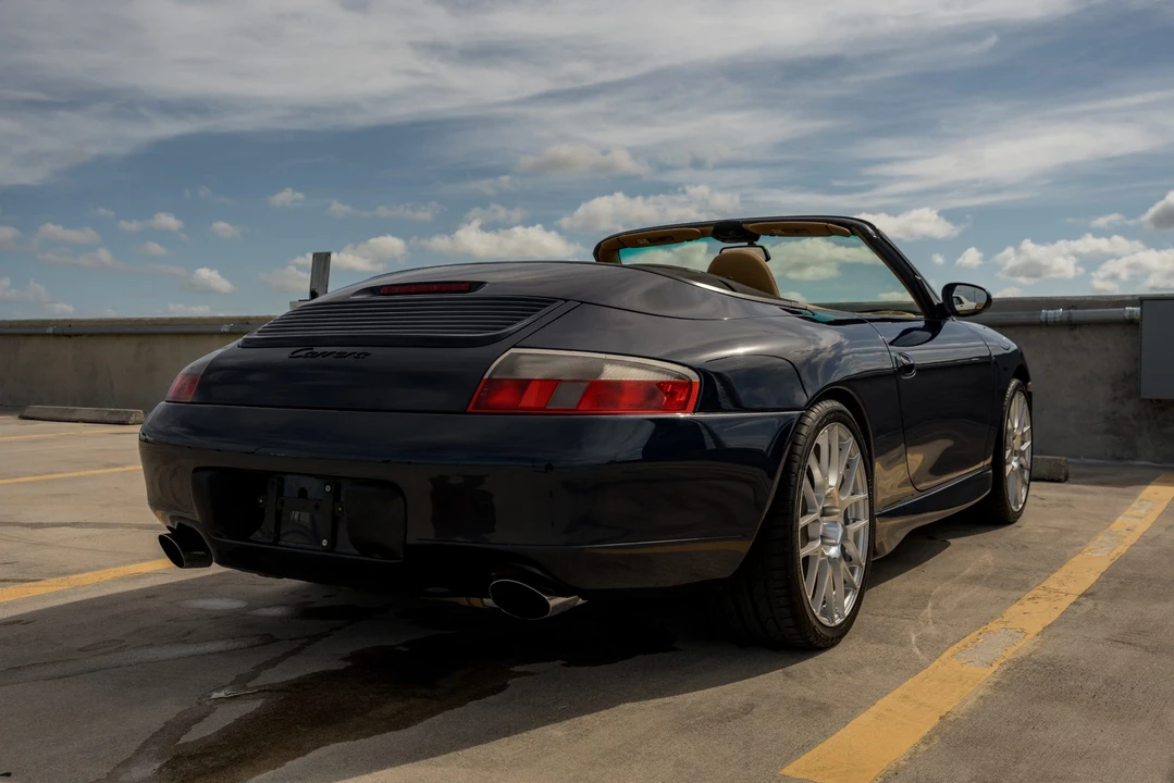 1999 Porsche 996 Carrera - Image 10 of 31