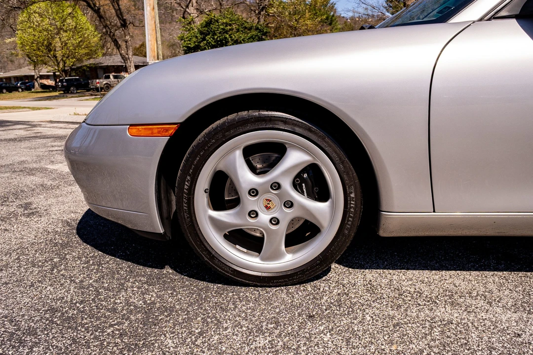 1999 Porsche 996 Carrera - Image 27 of 31