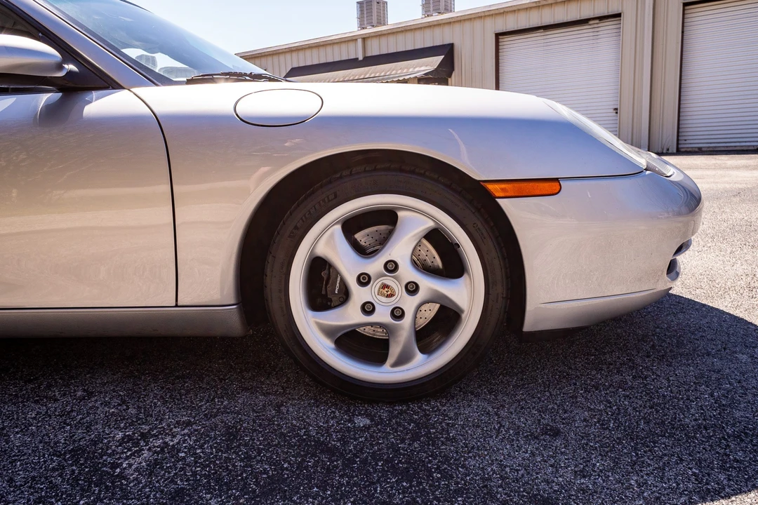 1999 Porsche 996 Carrera - Image 24 of 31