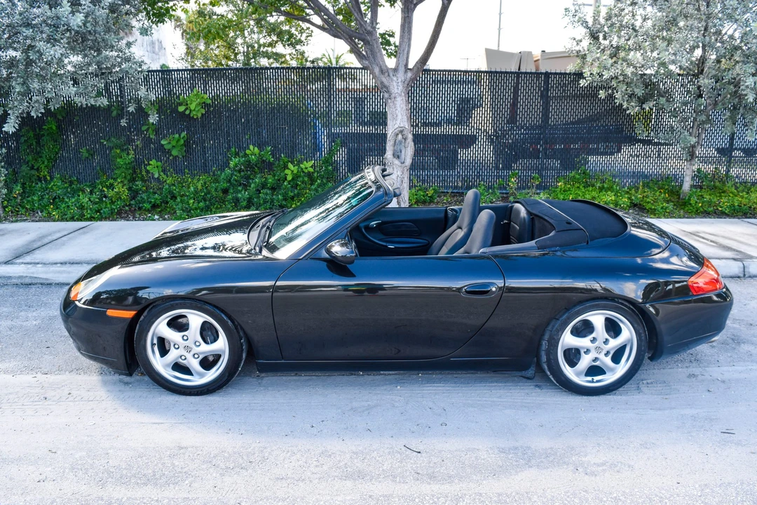 1999 Porsche 996 Carrera - Image 24 of 31