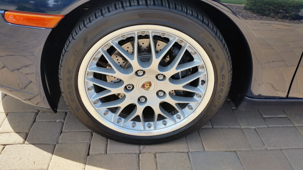 1999 Porsche 996 Carrera - Image 23 of 31