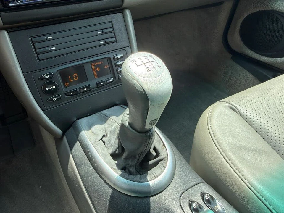 1999 Porsche 996 Carrera - Image 23 of 30