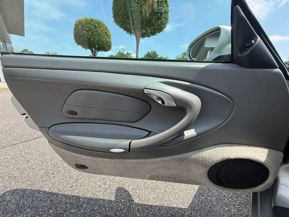 1999 Porsche 996 Carrera - Image 26 of 30