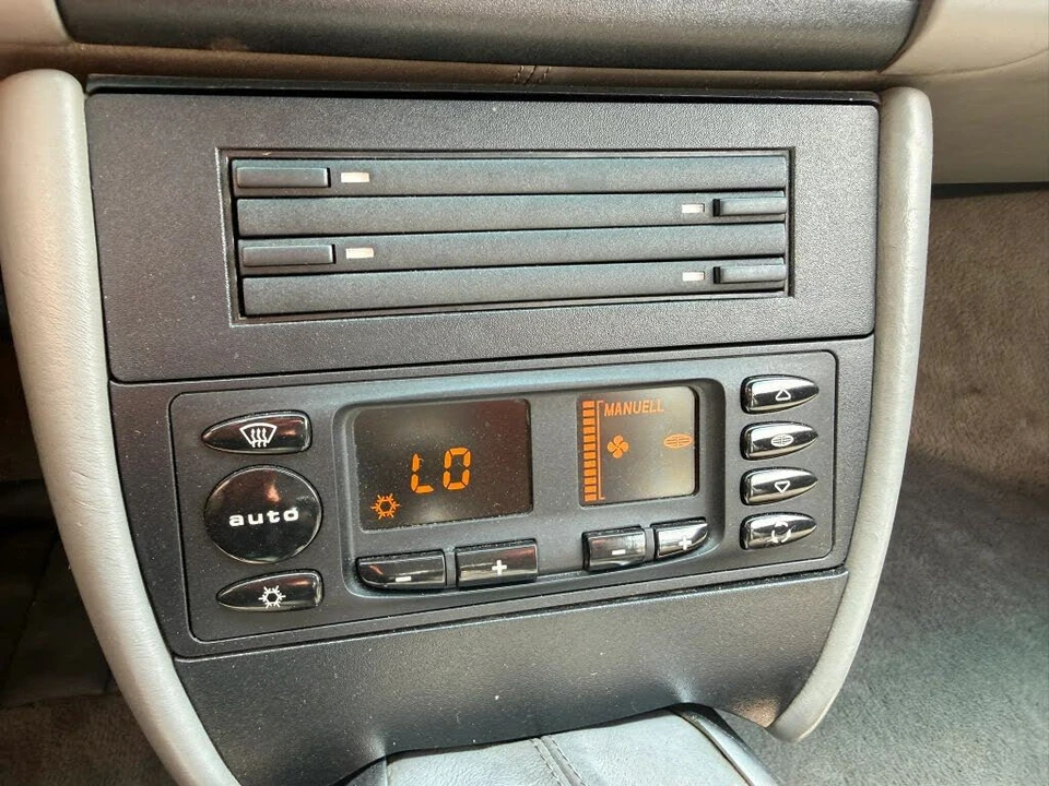 1999 Porsche 996 Carrera - Image 22 of 30