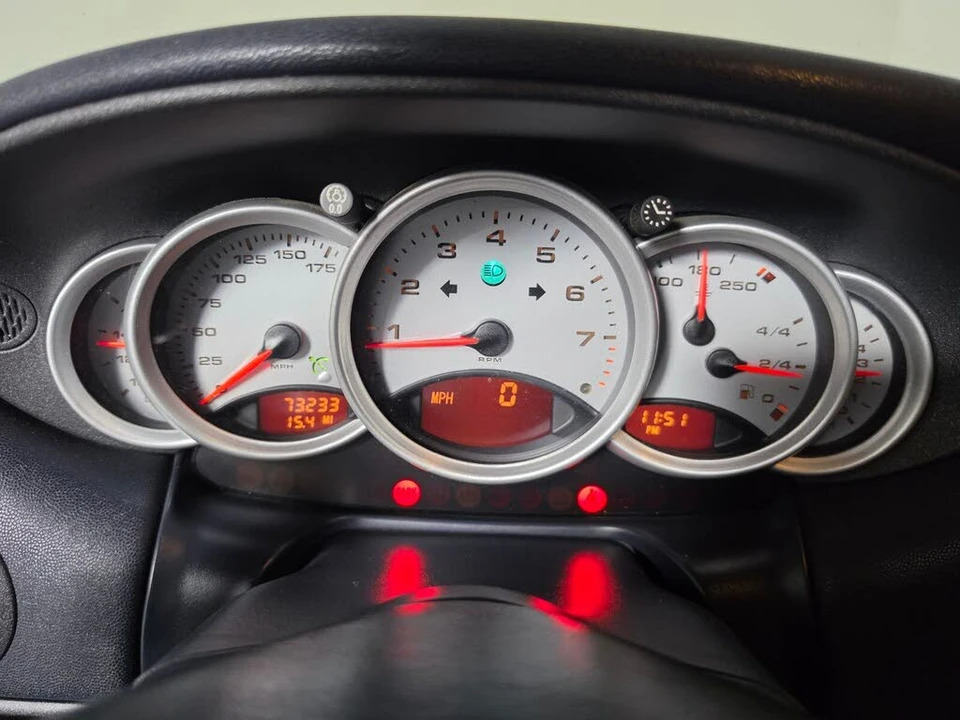1999 Porsche 996 Carrera - Image 28 of 31