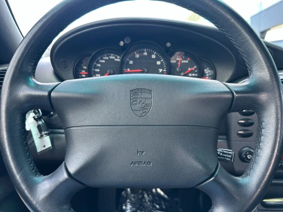 1999 Porsche 996 Carrera - Image 22 of 31