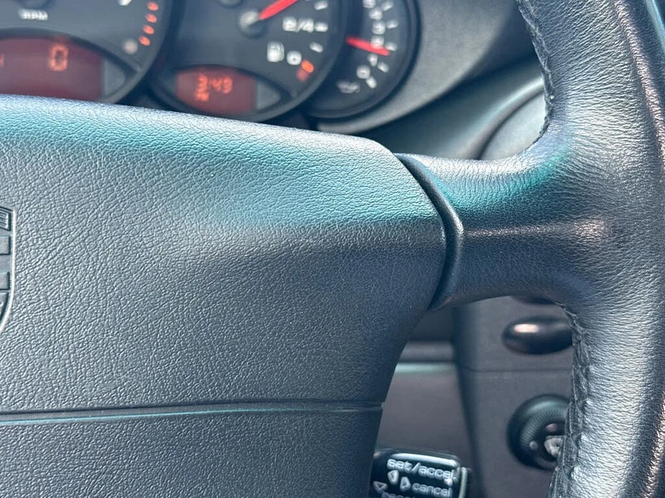 1999 Porsche 996 Carrera - Image 24 of 31
