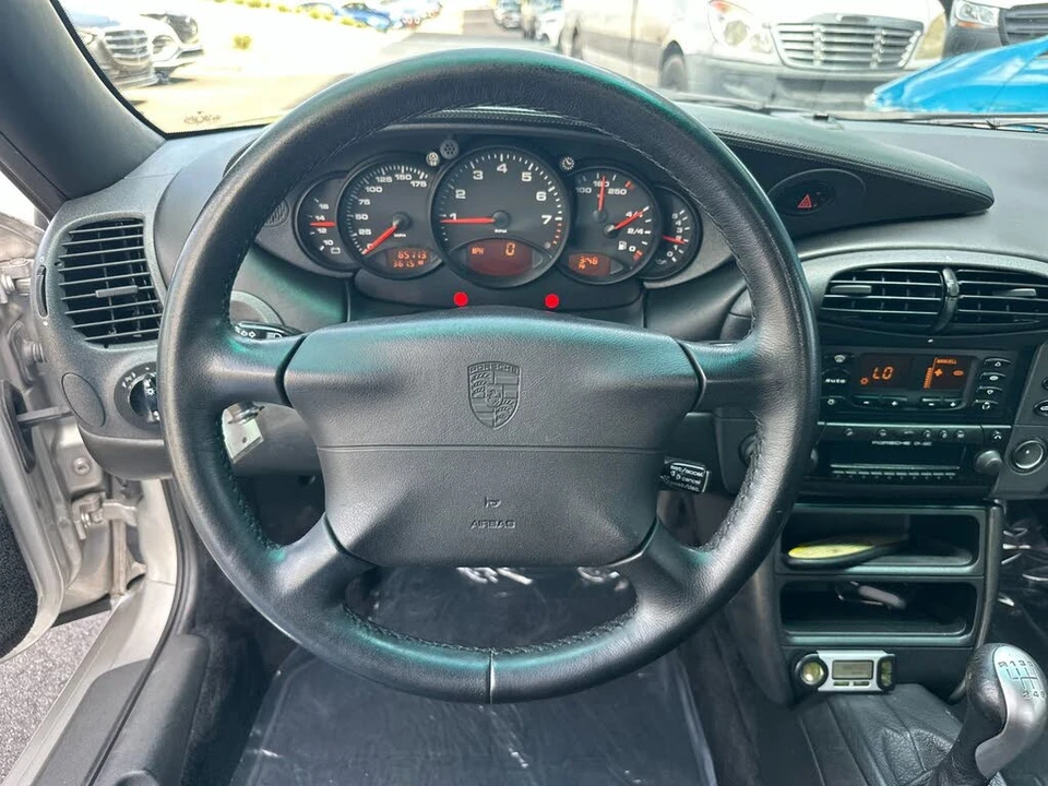 1999 Porsche 996 Carrera - Image 16 of 31