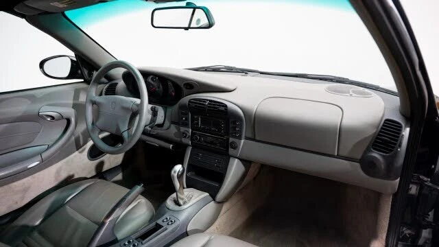 1999 Porsche 996 Carrera - Image 25 of 31