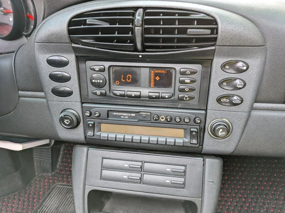 1999 Porsche 996 Carrera - Image 14 of 31