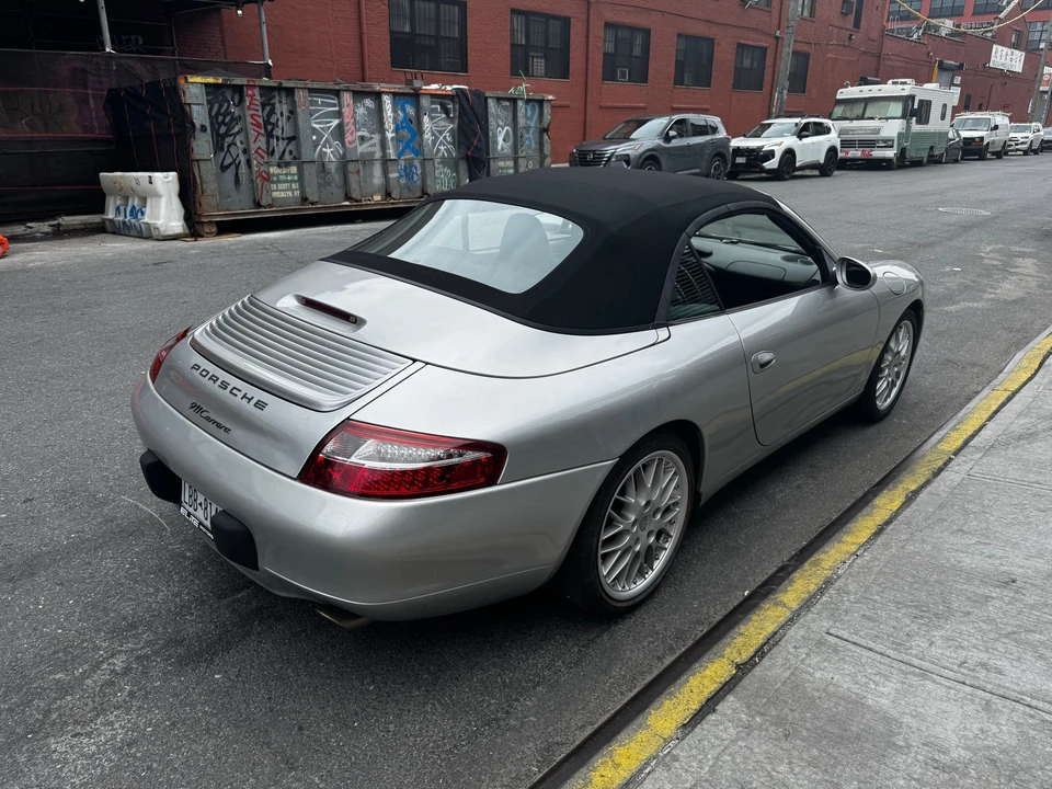 1999 Porsche 996 Carrera - Image 22 of 31