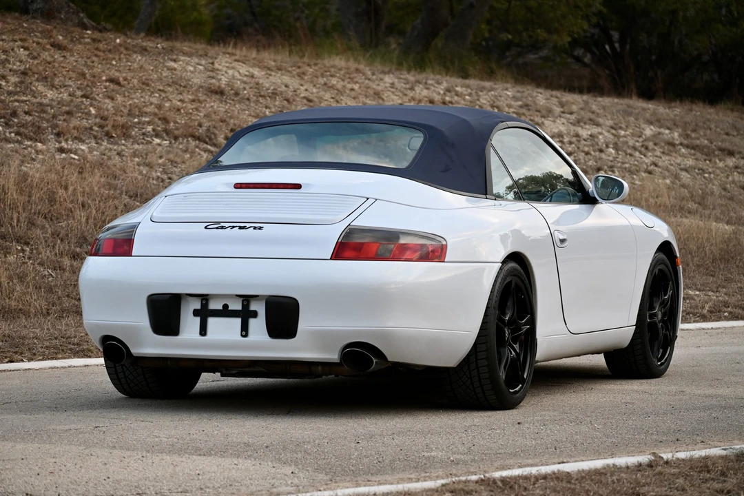 1999 Porsche 996 Carrera - Image 24 of 31