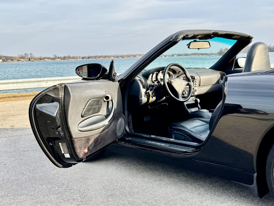 1999 Porsche 996 Carrera - Image 26 of 30