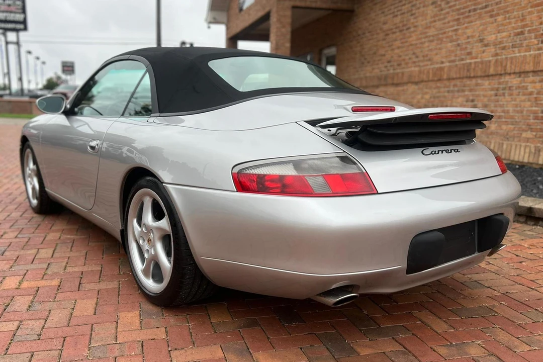 1999 Porsche 996 Carrera - Image 14 of 26