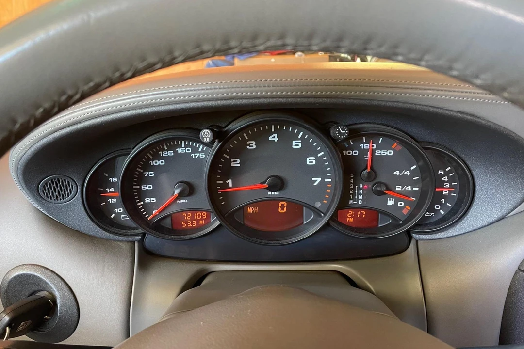 1999 Porsche 996 Carrera - Image 24 of 31