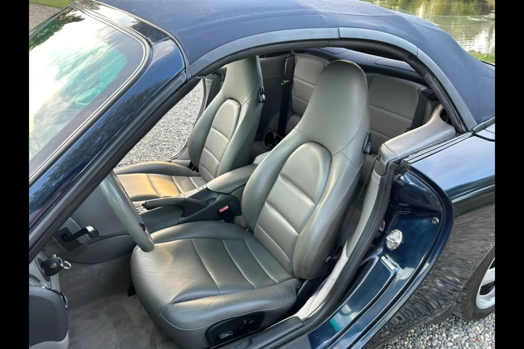 1999 Porsche 996 Carrera - Image 25 of 31