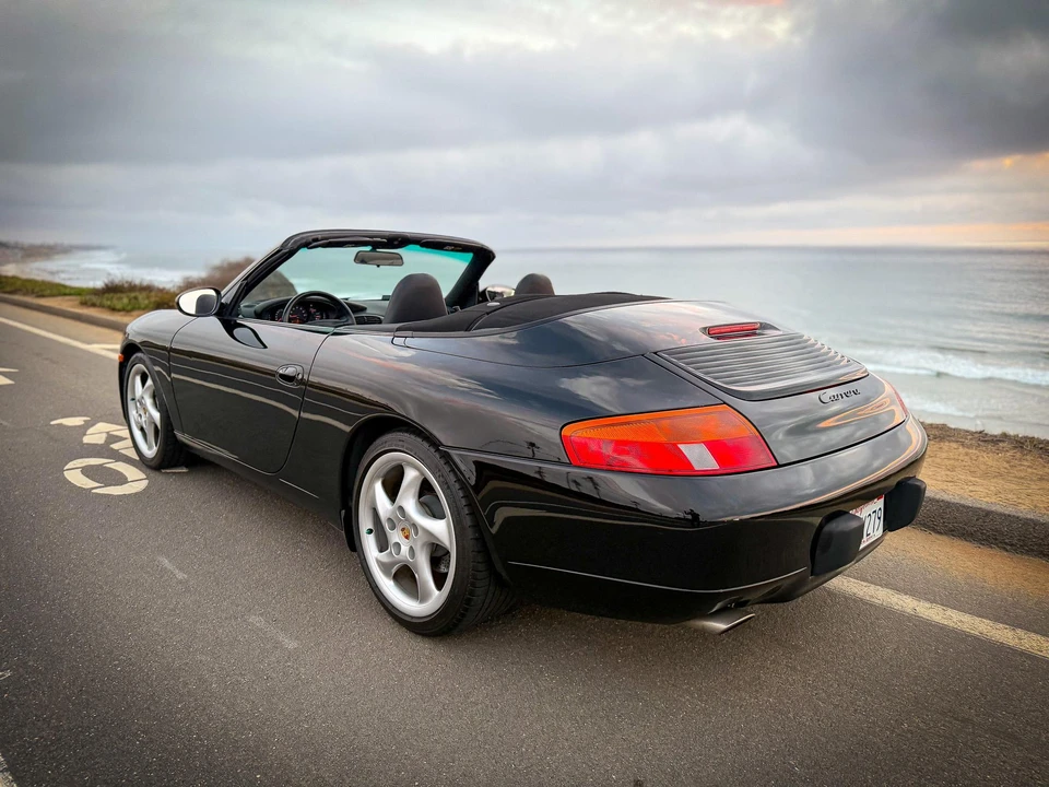 1999 Porsche 996 Carrera - Image 17 of 31
