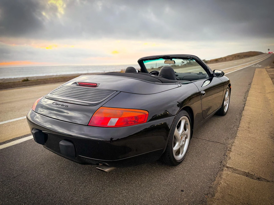 1999 Porsche 996 Carrera - Image 25 of 31