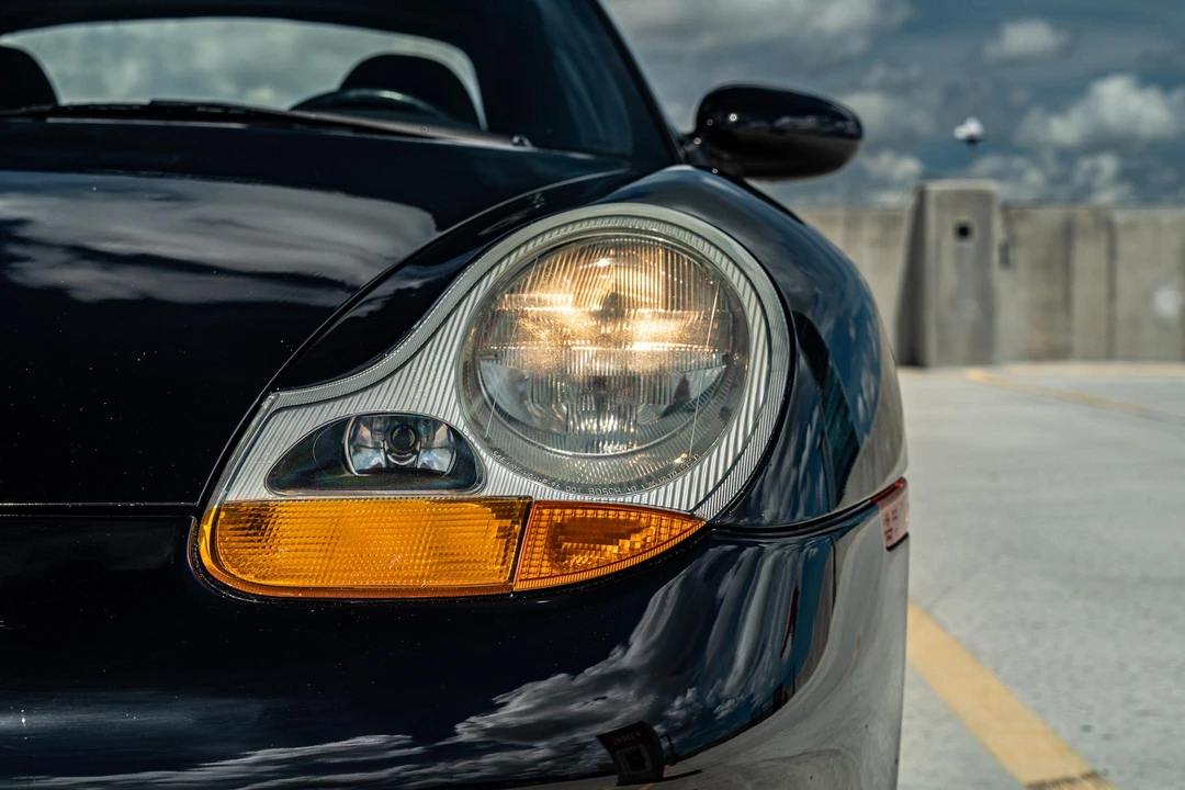 1999 Porsche 996 Carrera - Image 23 of 31