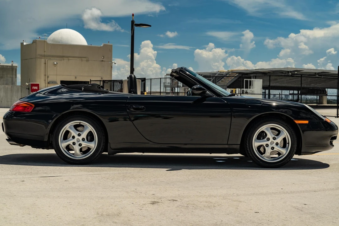 1999 Porsche 996 Carrera - Image 16 of 31