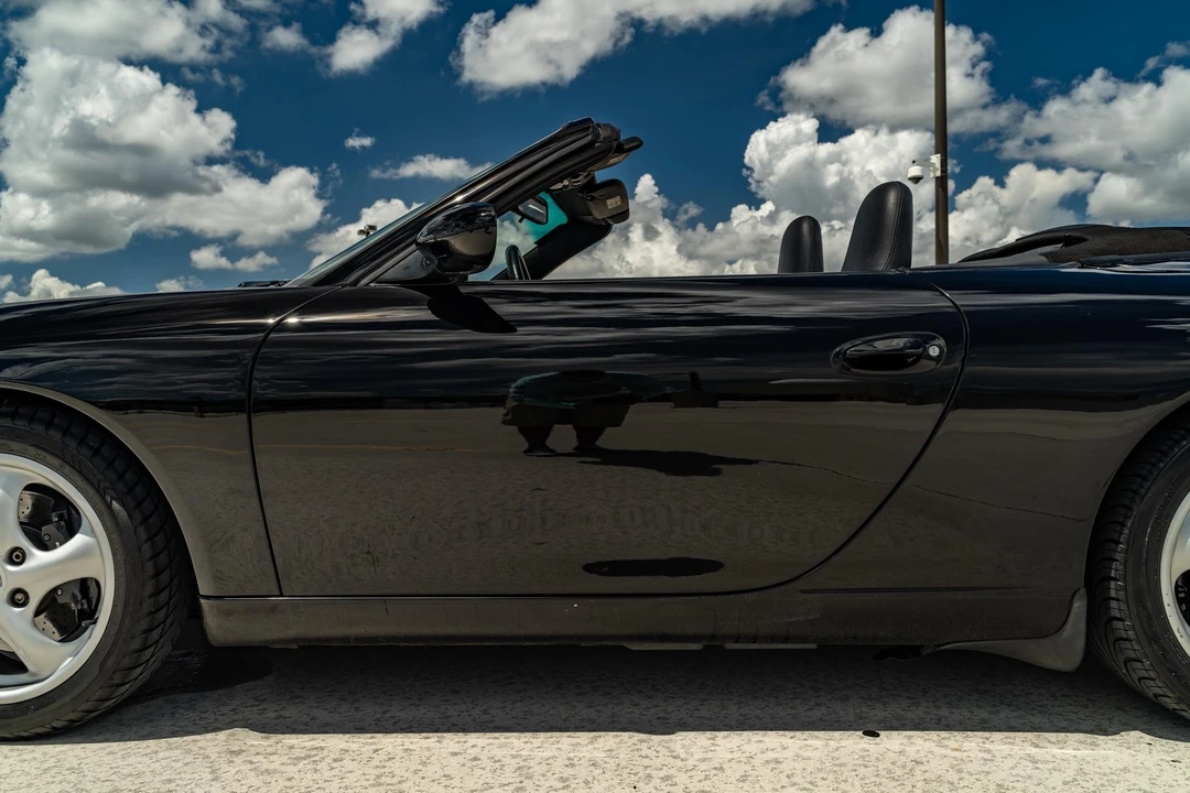 1999 Porsche 996 Carrera - Image 28 of 31