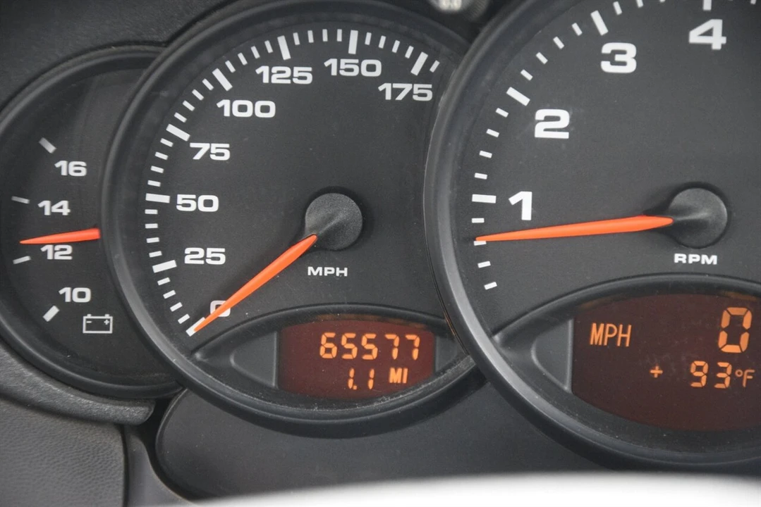1999 Porsche 996 Carrera - Image 24 of 31