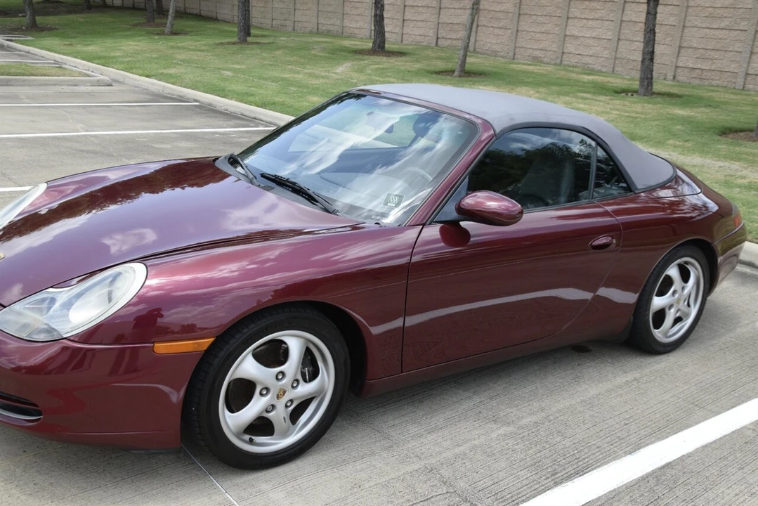 1999 Porsche 996 Carrera - Image 22 of 31